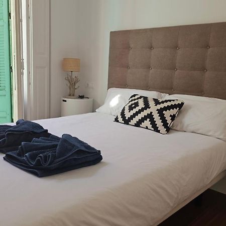 Chic Casa Cathedral At Calle Fresca 2-Bedroom Apartment In Malaga City Center Eksteriør billede