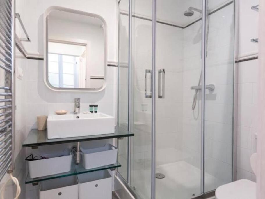 Chic Casa Cathedral At Calle Fresca 2-Bedroom Apartment In Malaga City Center Eksteriør billede