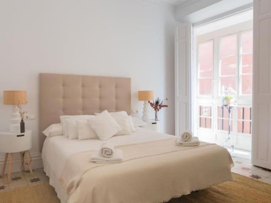 Chic Casa Cathedral At Calle Fresca 2-Bedroom Apartment In Malaga City Center Eksteriør billede
