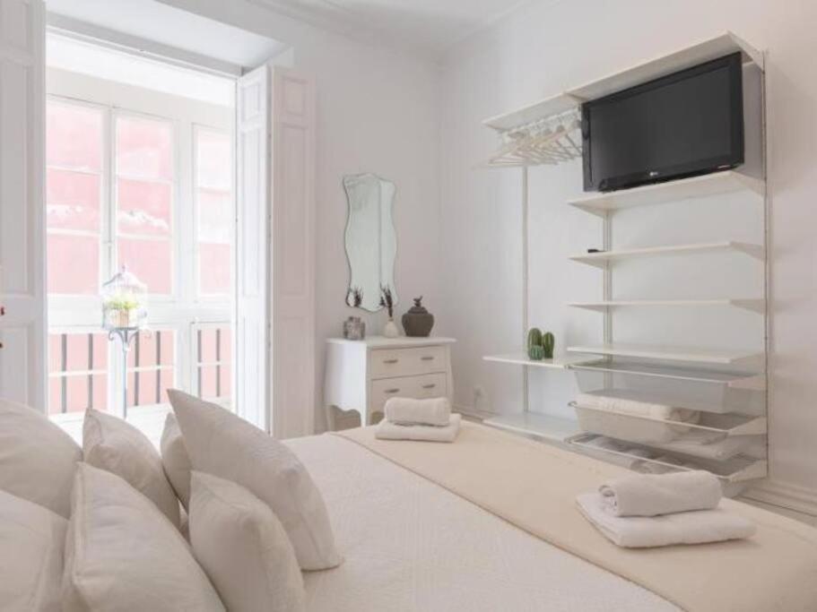 Chic Casa Cathedral At Calle Fresca 2-Bedroom Apartment In Malaga City Center Eksteriør billede