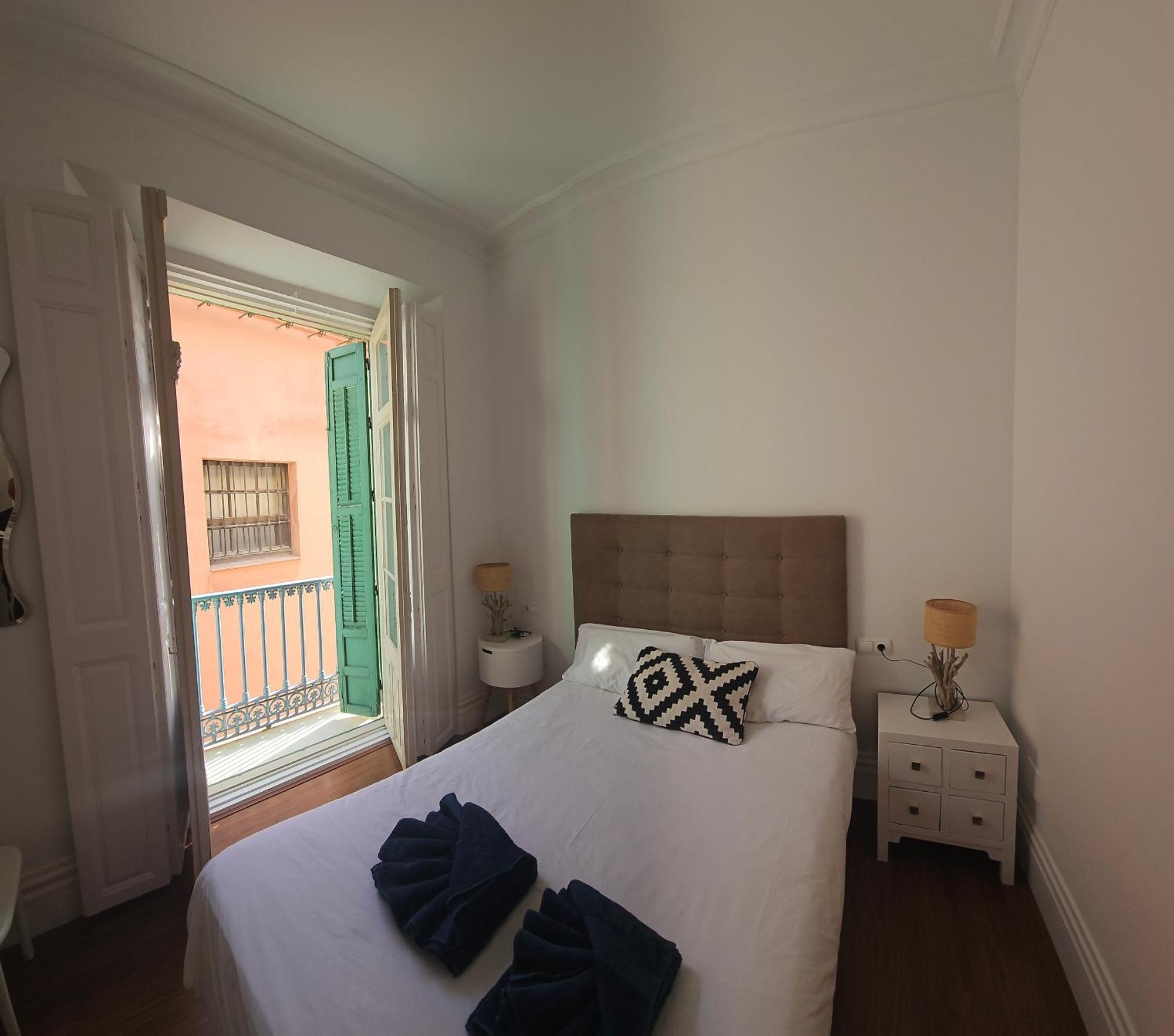 Chic Casa Cathedral At Calle Fresca 2-Bedroom Apartment In Malaga City Center Eksteriør billede