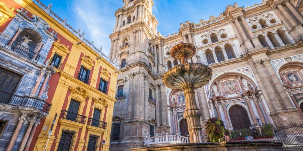 Chic Casa Cathedral At Calle Fresca 2-Bedroom Apartment In Malaga City Center Eksteriør billede