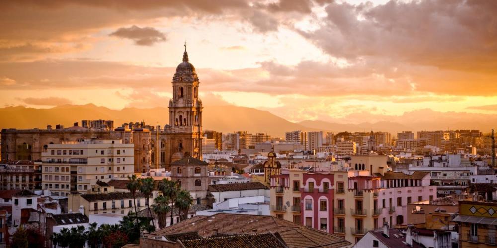 Chic Casa Cathedral At Calle Fresca 2-Bedroom Apartment In Malaga City Center Eksteriør billede
